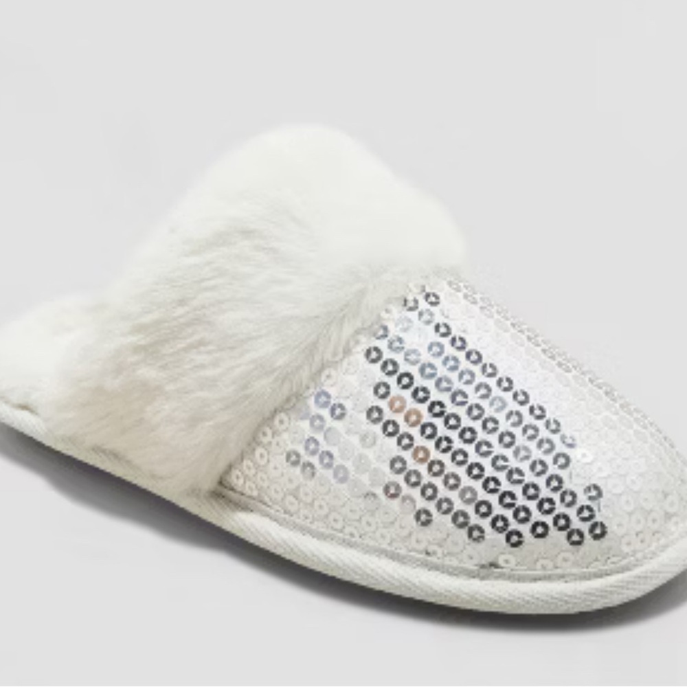 Cat & Jack Kids' Girls Lane Sequin Scuff Slippers Silver - Size XL (6/7 Shoes) - Picture 2 of 7